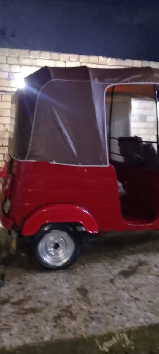 تكتك للبيع موديل 2017اوراق اصليه سبعه تكتك جاهزه للشغل مكينه عشرين تخم تايركهربائيات كله شغاله مكينه لاتنقيص ولاتبخير المكان بغدادالبلديات السعر2900 التصال***********
