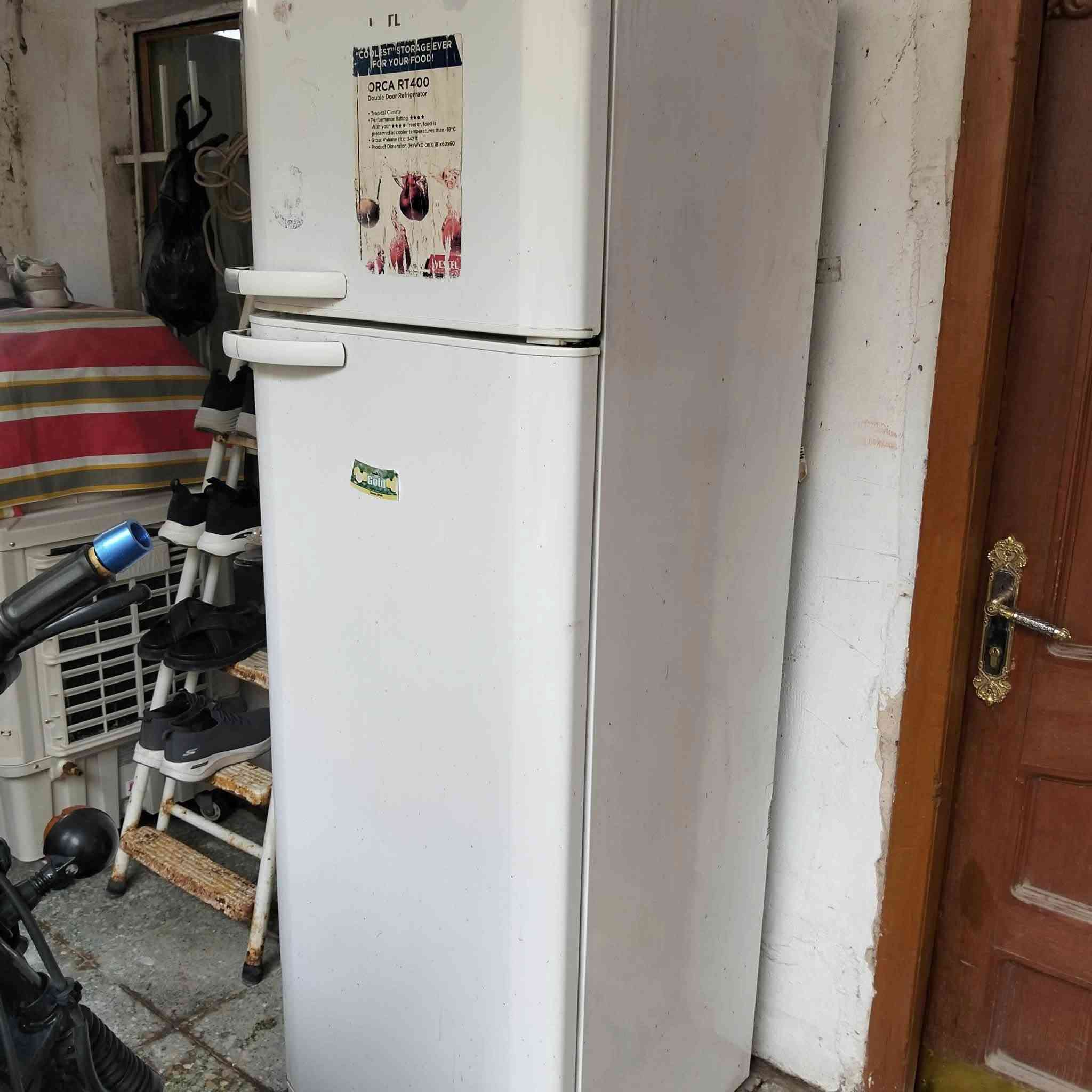 السلام عليكم 
غراض مستخدمه للبيع 
ثلاجة + عجانه 
السعر والتفاصيل اتصلو ع هذا الرقم ***********
