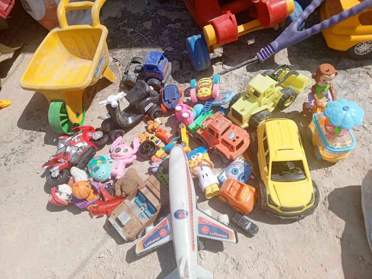 التنور مستخدم قليل سعره30
والبقيه قيم واخذ بما يرضي الله 
المرجوحه موجود المسند مالها


**إذا كنت صاحب هذا الإعلان وتريد حذفه لأي سبب، رجاءا أرسل رسالة إلى الدعم الفني**