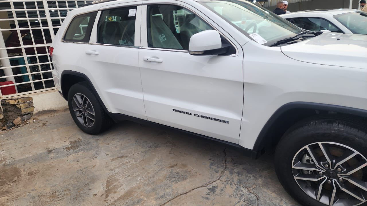 جيب لمتد خليجي موديل 19 فول مواصفات بدون حادث وبدون صبغ بيها بارد تصليح بكرت
السعر 250 ورقه 
***********
