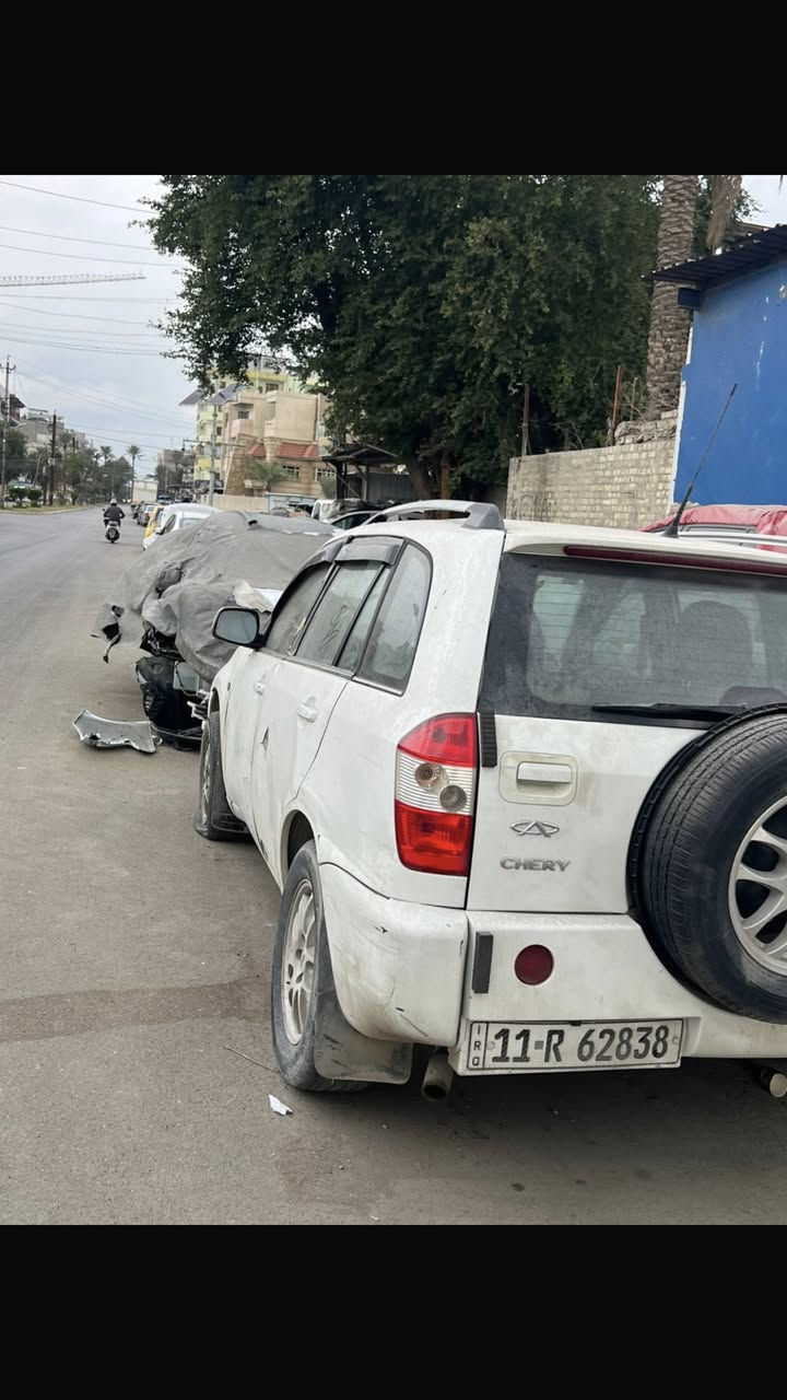 اعاده النشر بسب الوعود الكاذبه سلام عليكم شيري تيكو موديل 2012 سياره محرك للطش صدر تايرات كير تبريد كله جاهزه يعني سياره متشتغل يعني تجي شوفه جيب كرين وياك سياره بيه بلكصه ومحت عليه علامه ضوئيه مال محل يعني معدل بارد لاصق فابلون ابيض سياره مكان بغداد المسبح سعره 34 $ بيه مجال حك جيه الاتصال *********** سنويه بسمي
