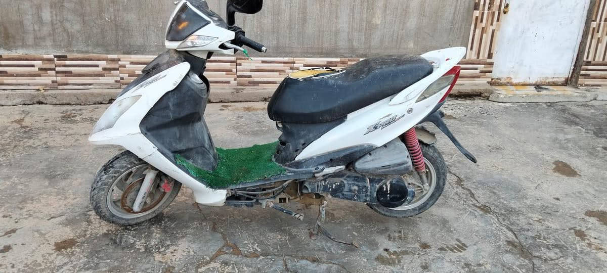 السلام عليكم. 
ماطور رص متروك للبيع او مراوس 
السعر 150 وبي مجال 
الاتصال ***********
