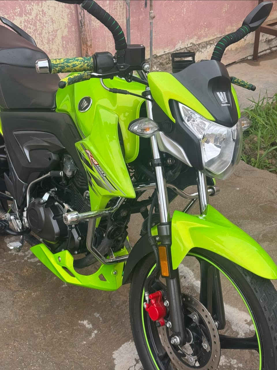 سلام عليكم
دراجة هوجي للبيع موديل 2022 ماشي 20.000
دراجه نضيفة حيل ومكفولة من الضربه والكلبه وفتح المحرك
مسجل تحويل مباشر 
السعر / 17 ورقة وبي مجال بسيط
 للاستفسار/ ***********
