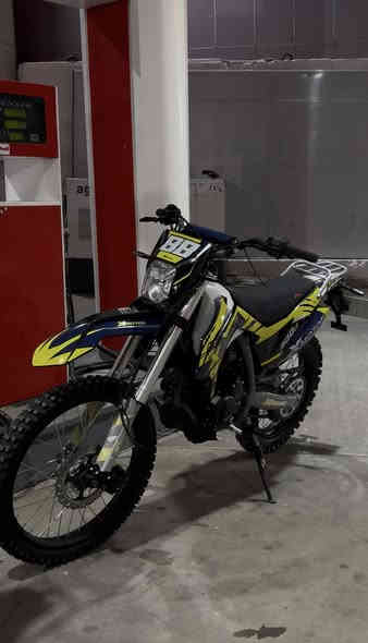 قفاز x motor للبيع رقم اربيل ماشية 300كيلو فقط زيرو الدراجة جديدة رقم اربيل الجديد باسمي تحويل ثاني يوم نص ساعة داخل مرور اربيل تتحول باسمك نضام تعليق دبلات هايدروليك دسكات امامي خلفي  لايت زينون مكينة عملاقة حجم 300cc صوت يرعد الدراجة مكانه -بغداد-السيدية -شارع التجاري-
السعر 2900،000 -مليونين او تسعمية الف 

رقم *********** وتساب
