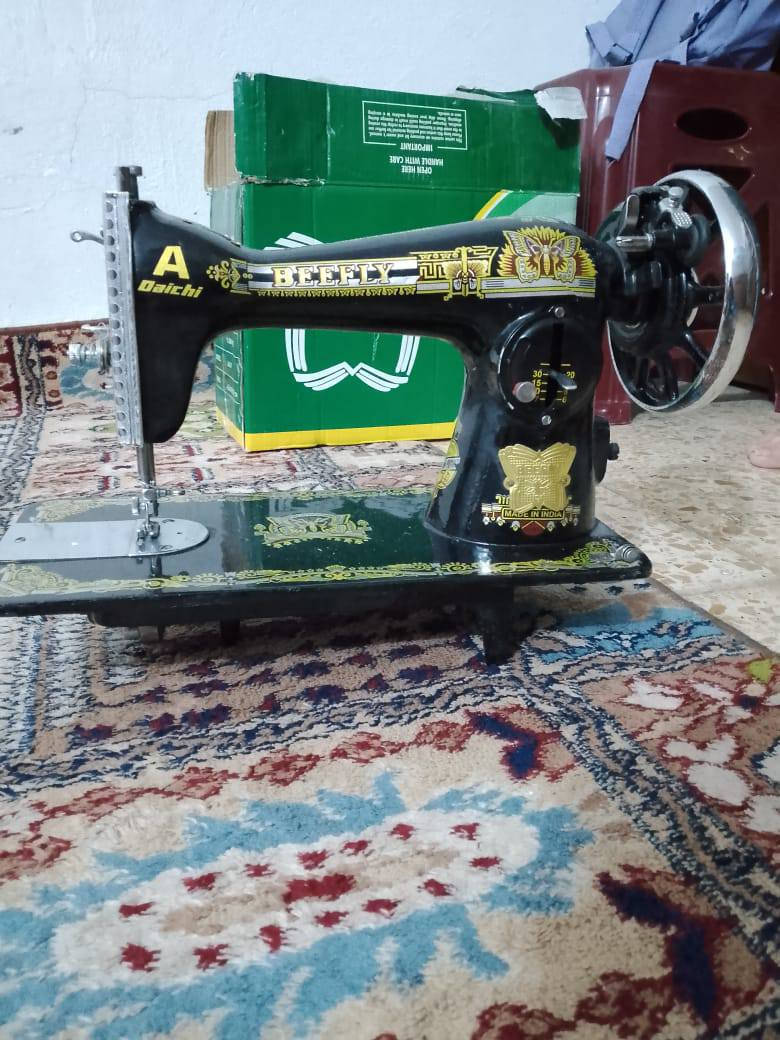 مكينة خياطة  للبيع جديده غير مستخدمة السعر 75الف وبيهه مجال العنوان بعقوبة التحرير للتصال ***********
