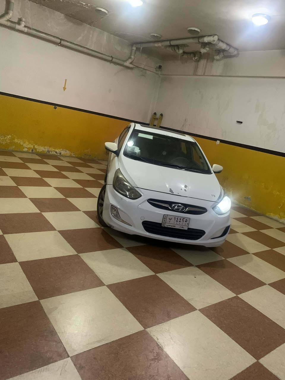 السلام عليكم
اكسنت خليجي موديل 11 #بلو  لون ابيض رقم بغداد 
محرك 1600 التبخير ولا تنقيص هزه جديده تخم تاير 16 باتري جديد تدفئه تبريد شغال وبارد فتحه سلايد 6 تجاوي تحكم ستيرن شاشه+حكايه لايت زنون
صدر امامي نص عمر بيها 3 قطع صبغ ربع بنيد باب صدر باب خلفي
بيها تكشير قليل يم السلايد وبالبنيد السعر 86 وبيها مجال الشراي 
مكاني بغداد اليرموك ((***********)) واتس آب
((***********)) متواجد بعد الساعه 4 عصرآ اخوان ذكرت كل التفاصيل غير هذا لاتسالني اقرا وخابر وتشلع عيوني
