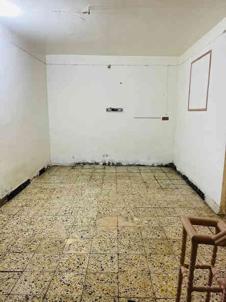 🛑 للبيع بيت في ابي غرق حي السلام طابو صرف مساحة 220متر ركن ع الشارع التبليط مباشرة عرض الشارع 15 متر يحتوي على 3غرف نوم وهول واستقبال ومطبخ وصحيات وكراج سيارة السعر 130 مليون وبيه مجال للاستفسار الاتصال او واتساب او مراسلة الصفحه ***********
