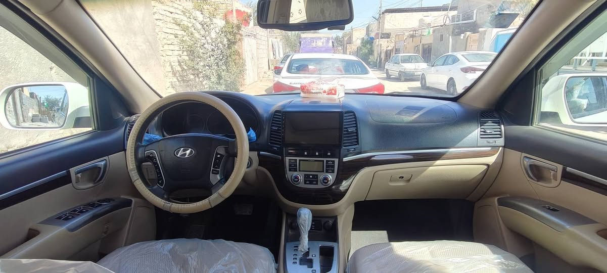 السلام عليكم سنتافي 2011  فول فور ويل 6 سلندر 7 راكب مكينه وكير وحداديه كفاله رش جاملغ خلفي وبيهه رشتين بل بيبان مال العبري 2 سياره ما عايزه برغي تبريد 3 قطع ثلج رقم بغداد جديد المكان نجف السعر 130 وبيهه مجال ***********
