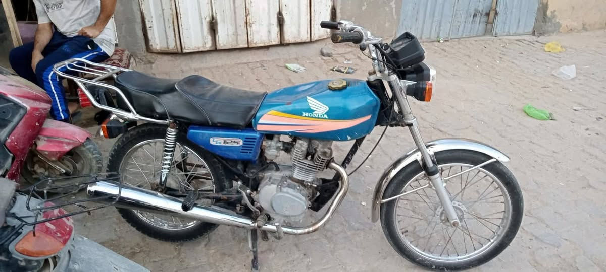 دراجه بيع ومراوس حسب القناعه كلك مكفوله كير محرك خير من الله ب300 مكلف بنشر تصل عل رقم ***********
