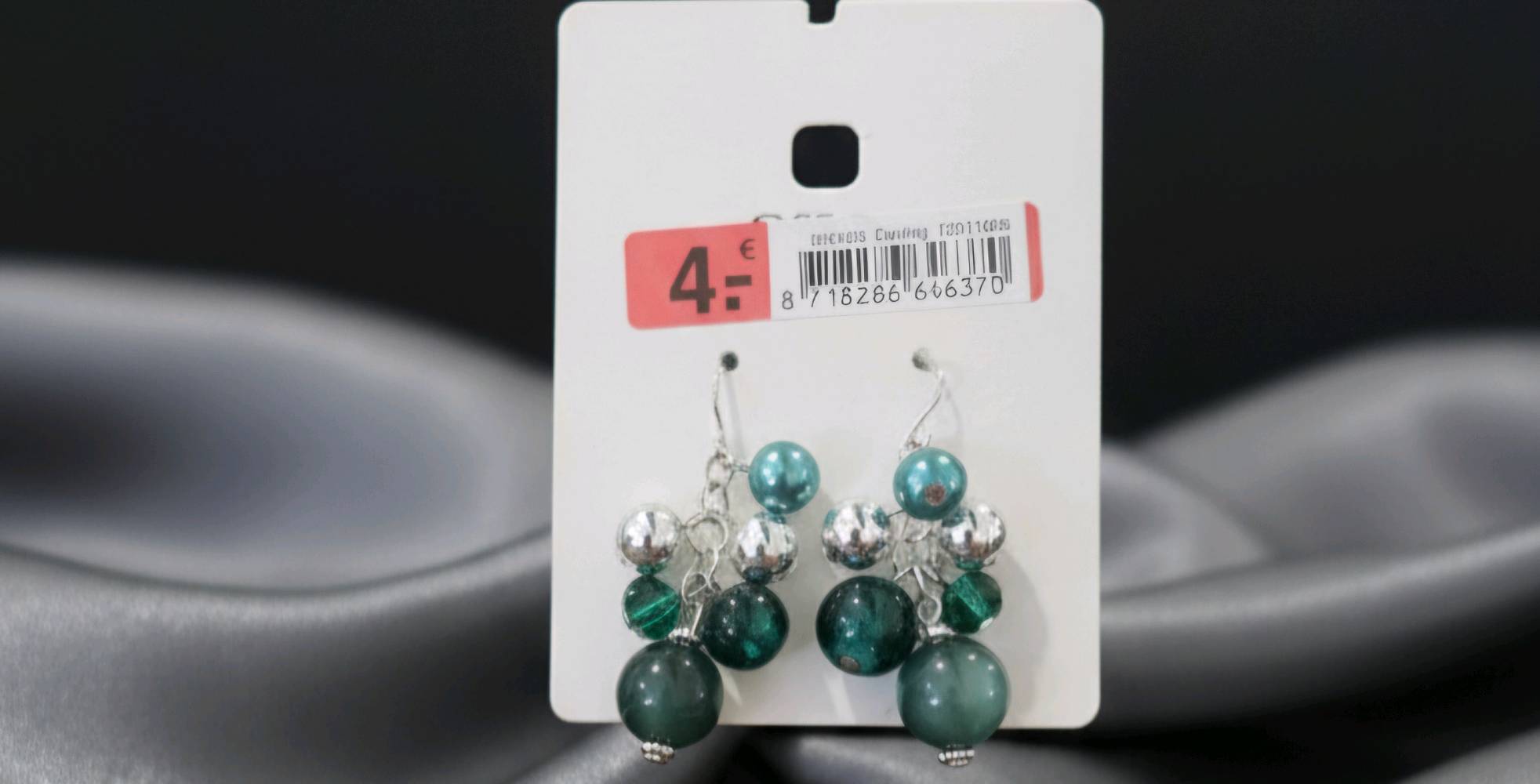 اكسسوارات هولندي سعر القطعه الواحده 3000