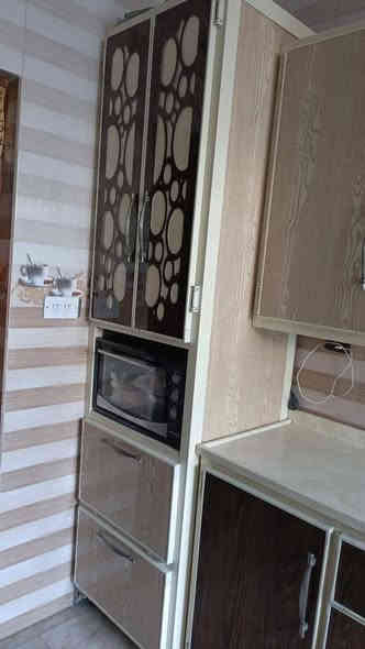 كاونتر قياس 3/40 ثلاثة أمتار وأربعين 5 قطع ثنين ارضي مرمر وثنين ملحق وفاترينة السعر ٦٠٠ ألف 
 للاستفسار 
***********
***********
