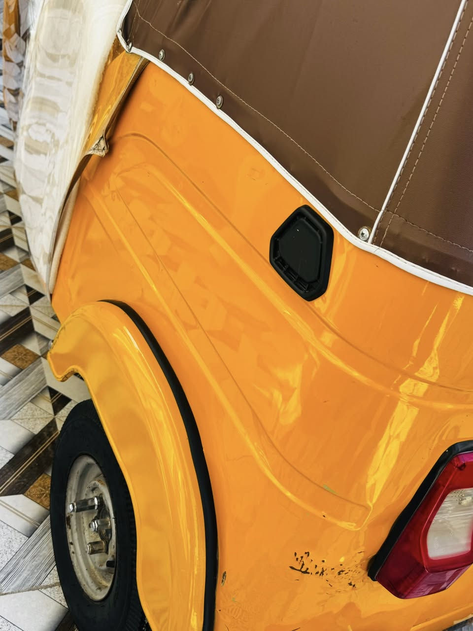 سلام عليكم تكتك موديل 2021 /شهر 11/رقم بصره بسم راعيها بصره تحويل ثاني يوم  كفاله عامه بيها بس البارد موضح بتصوير 
***********
