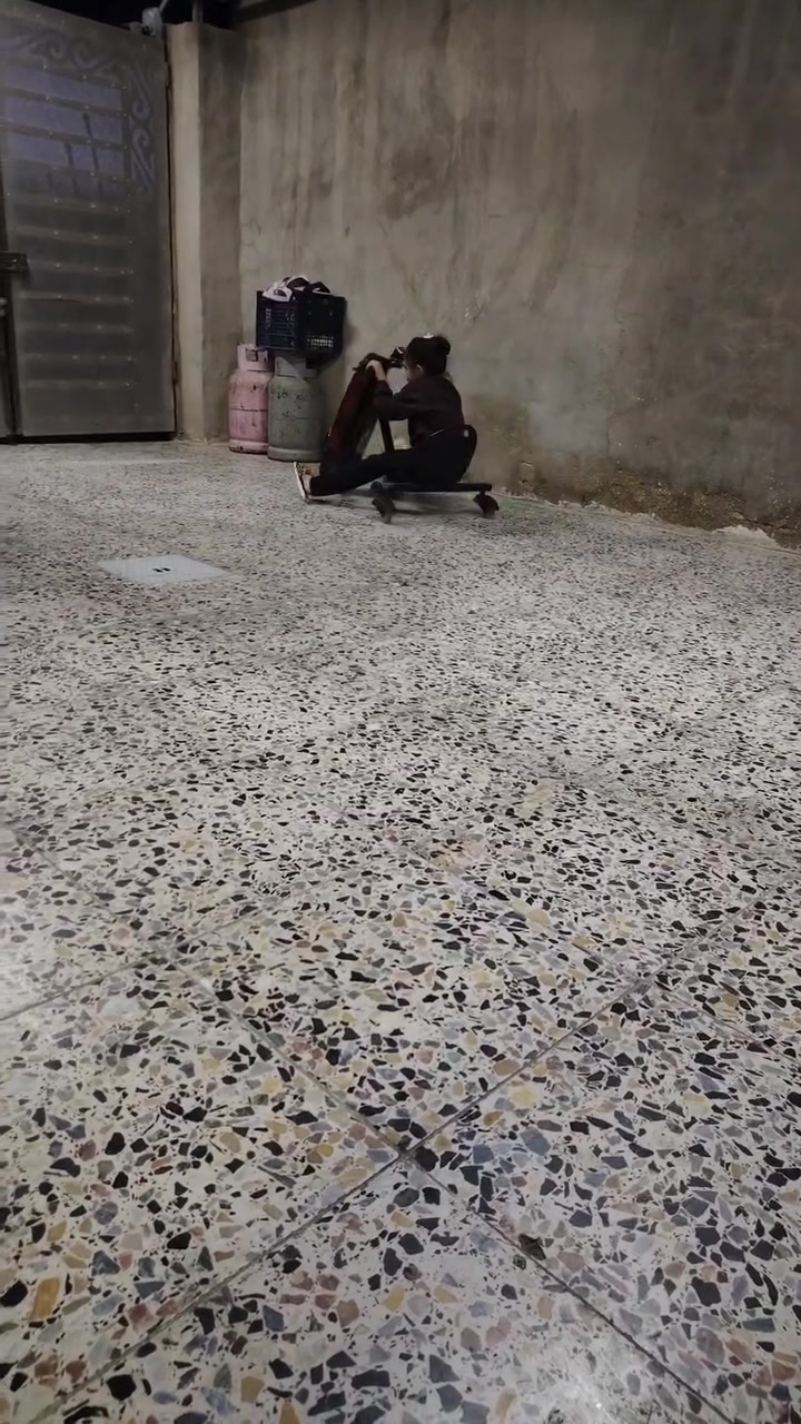 السلام عليكم سكوتر درفت يرادله ترتيب بطاريته الشحن يمشيك نص ساعه السعر ٧٥
***********
