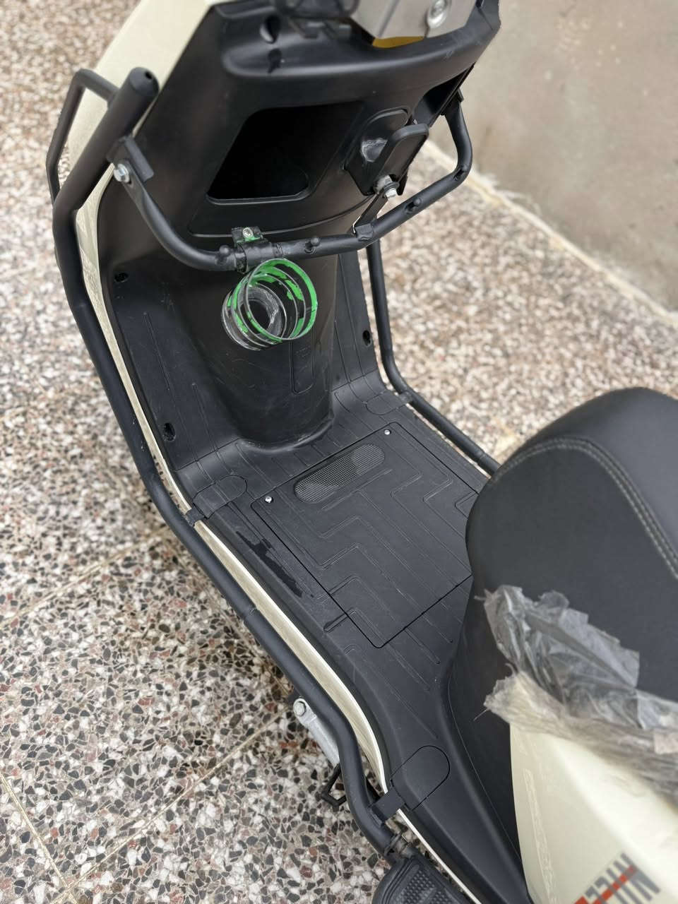 دراجه سبيد شحن 
موديل2025
دراجه جديده معنى الكلمه استخدام شخصي
6بطاريات لوك جديده
كهربائيات كلها شغاله 
برغي مابيها نقص
السعر800 وبيها مجال كلش قليل
العنوان المدائن
***********
