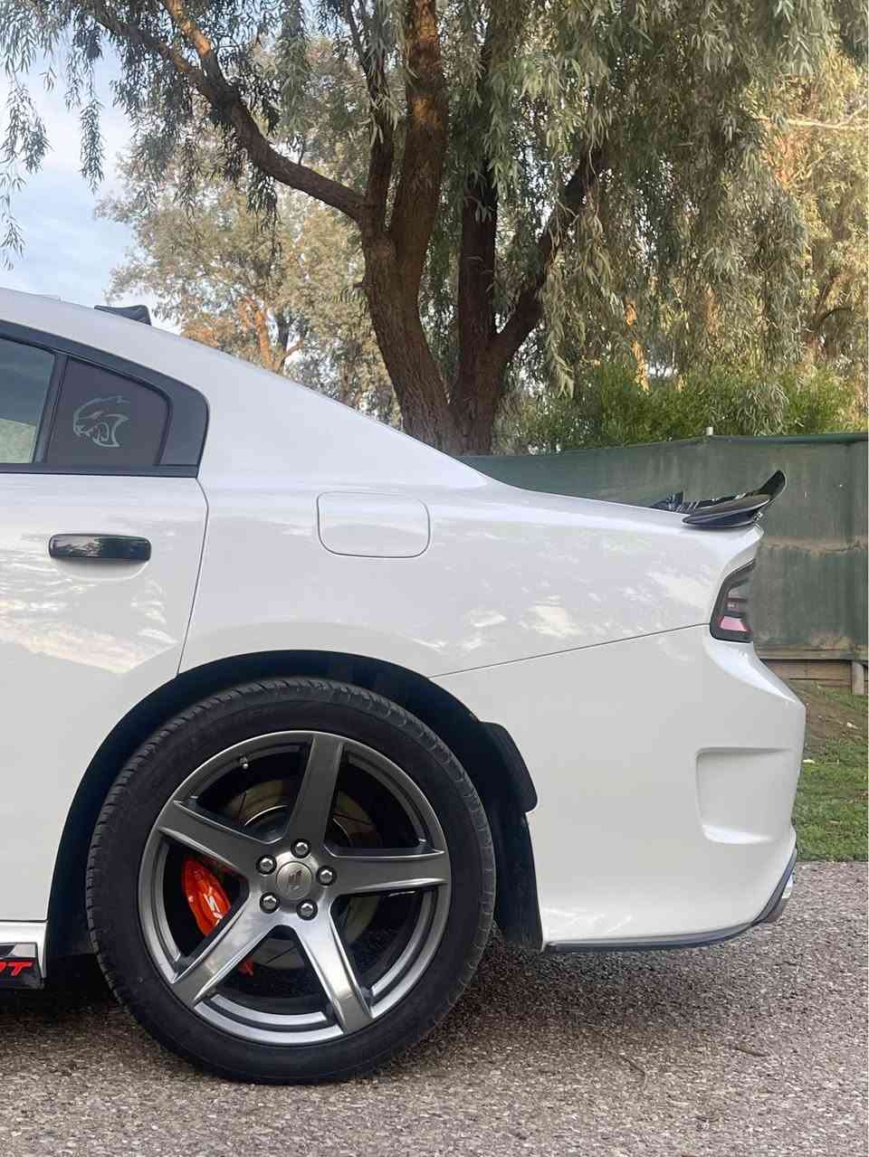 جارجر 2017 Scat Pack SRT
محرك 6400 
عليه ادامة كاملة مكملة مابيه اي نواقص من كل النواحي
موصفات ال SRT معروفة 
 
محدث بجم وايد بدي (البونيد البلادي موجود)
الضرر جامرلغ السكن بدون دواخل بدون شاصي
يعني قطعة وحدة صبغ بس 

رقم اربيل بأسمي 
سنوية جديدة 
بيه بطاقة بانزين
مكان السيارة كركوك
السعر :210
*********** كركوك, العراق
