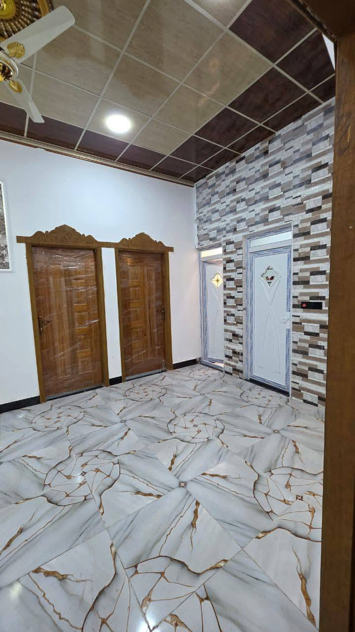 تحية حب وأحترام لكل ألمشاهدين 🌹
***********
توفر دارين سكن 🏭
موقع راقي كلش مرتب

مساحات كل بيت 150م
طبعن البيوت شقل  درجه أولى👍
بيوت مرتبه ونضام راقي

شارع 10 متر
جميع لخدمات متوفره 
محتويات كل بيت ⬇️
كراج + دوانيه + صاله +
مطبخ + غرف نوم 2 +
مناور + صحيات خارجي داخلي

أخذ بيت حلامك قبل لاينباع 💦
نوع العقار : طابو زراعي بأسم عراقي تتكاتب وي أبو طابو مباشرةً 💯

العنوان : البصره أبي لخصيب
حمدان قرب البريد كلش مرتب وقريب على شارع حمدان رئيسي

كل هاذ جمال وترتيب
بسعر : 83 💲مليون وبي مجال للشراي 🔷
***********
