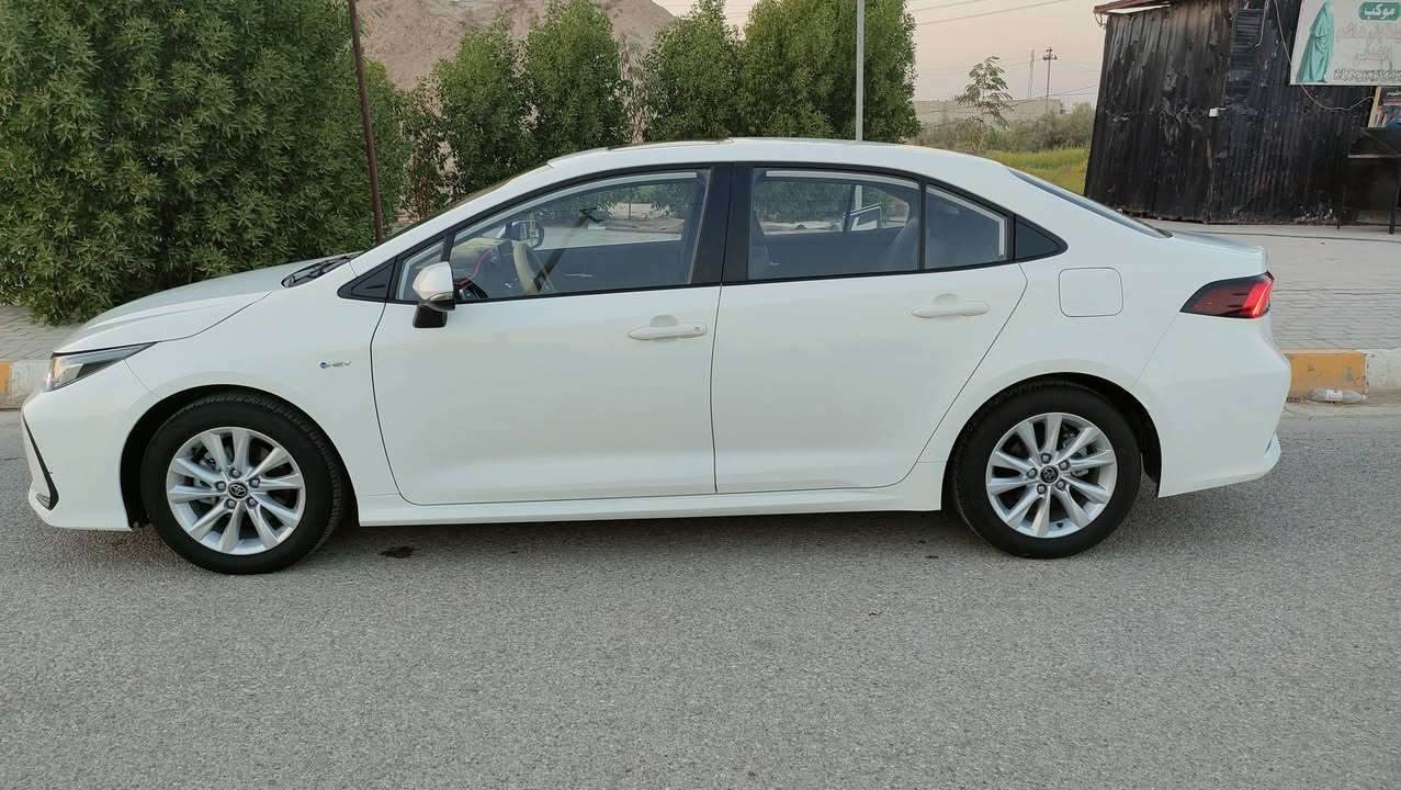 السلام عليكم 
كورلا هايبرد 2025
الشكل الخليجي ماشية 29 ألف
فتحة و كشنات جلد و دخول ذكي
مكفولة من كلشي بحالة الوكالة 
بيها شخط بطرف الدعامية الأمامية واضح بالصور 

رقم بغداد بأسمي
مكاني الكوت
السعر 157 ورقة

***********
***********

