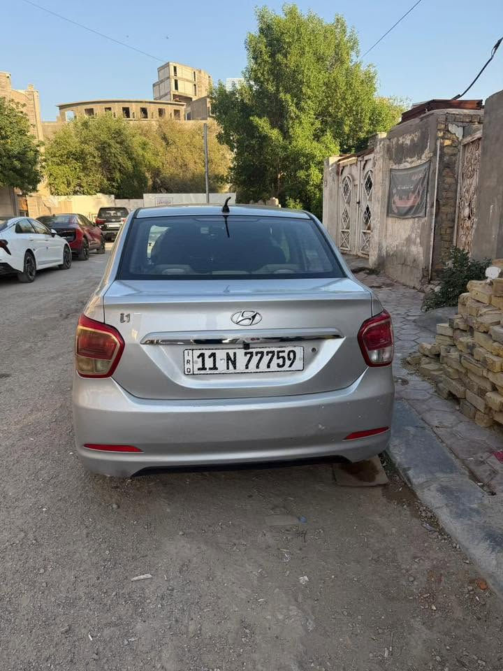 حبي شلونك هونداي i 10 ٢٠١٦ محرك ١٤٠٠  خليجي بانزين علدي بدون دوانز. صبغ اثر طخات. محركها مجفت كلها اصلي ومضبوط درجه اولى حتى رواجز. وخاد كله امبدل السياره فقط نقصها حجر بيئه  السعر ٨٥ بيها مجال بسيط تواصل ***********
