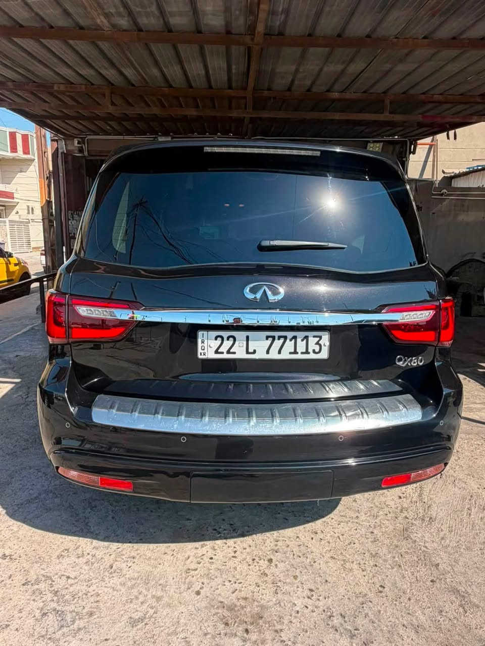 سلام عليكم انفنتي QX80 فقط قطعه صبغ الباب خلف الصدر الباقي كفاله السياره ماشيه 85 الف المكان بغداد رقم التلفون *********** السعر 280 $
