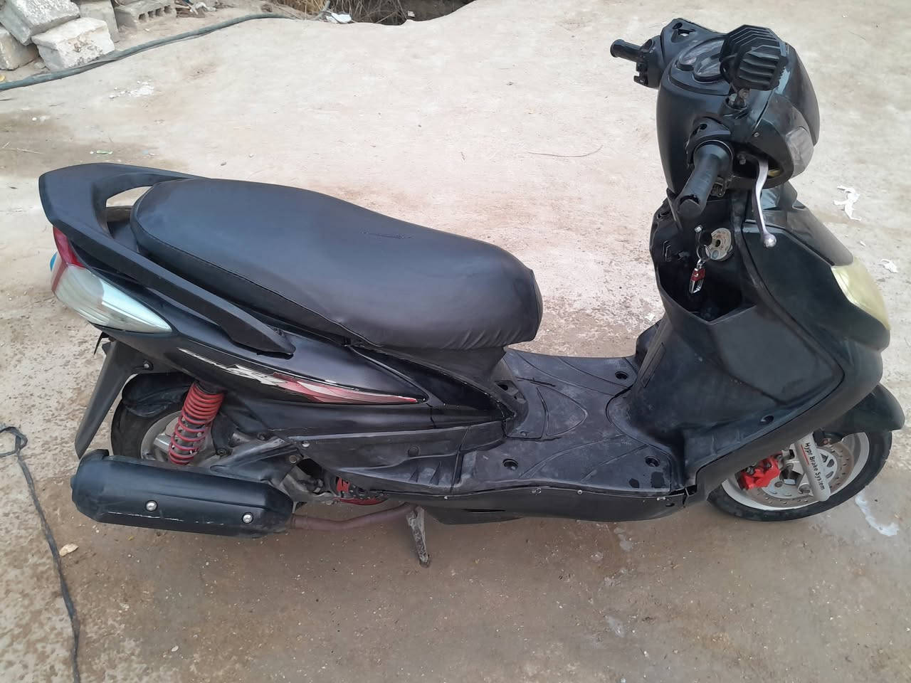 السلام عليكم شباب دراجه سكنس فحل ياباني موديل 2009دراجه نضيفه مابيها كل نقص بوشه 59مزوده كلها رياضيه
بوشه رياضيه ويل الكب رياضي شلعه ومعدل فول سلف هندر لايت اشاير كله شغال كهربايات السعر 550 وبيها مجال  بيع ومراوس العنوان كربلاء الحسينيه دراجه مال جناي رقم الهاتف ***********
