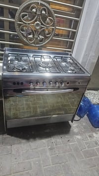 طباخ ٥ اعيون • فرن • نظيف وشغال