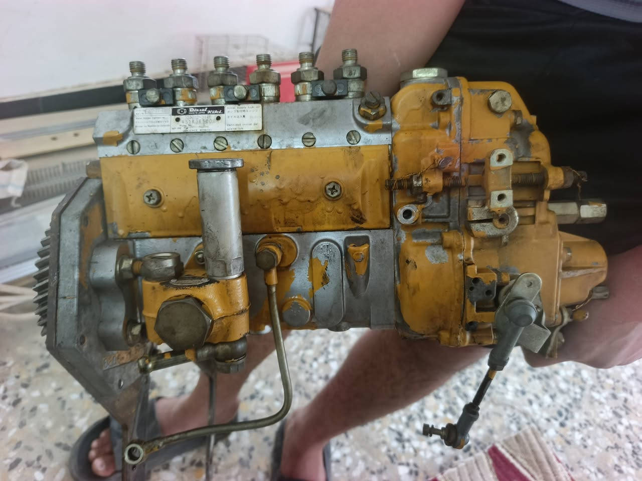 السلام عليكم  بم  كامتسو ٦ او ٦ سوبر   جديد شرط سناتر شركه السعر ٧ ورقات ***********
