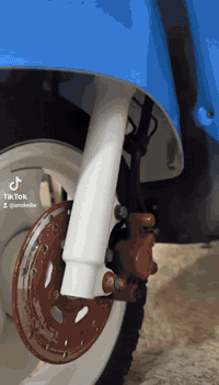 السلام عليكم .
دراجه ماكس بوليسي دراجه جديده معنى كلمه كفاله عامه من الشخط تجي تفحص او جيب فيتر وياك افحص  السعر 850او بيها مجال حك الجيه ***********
