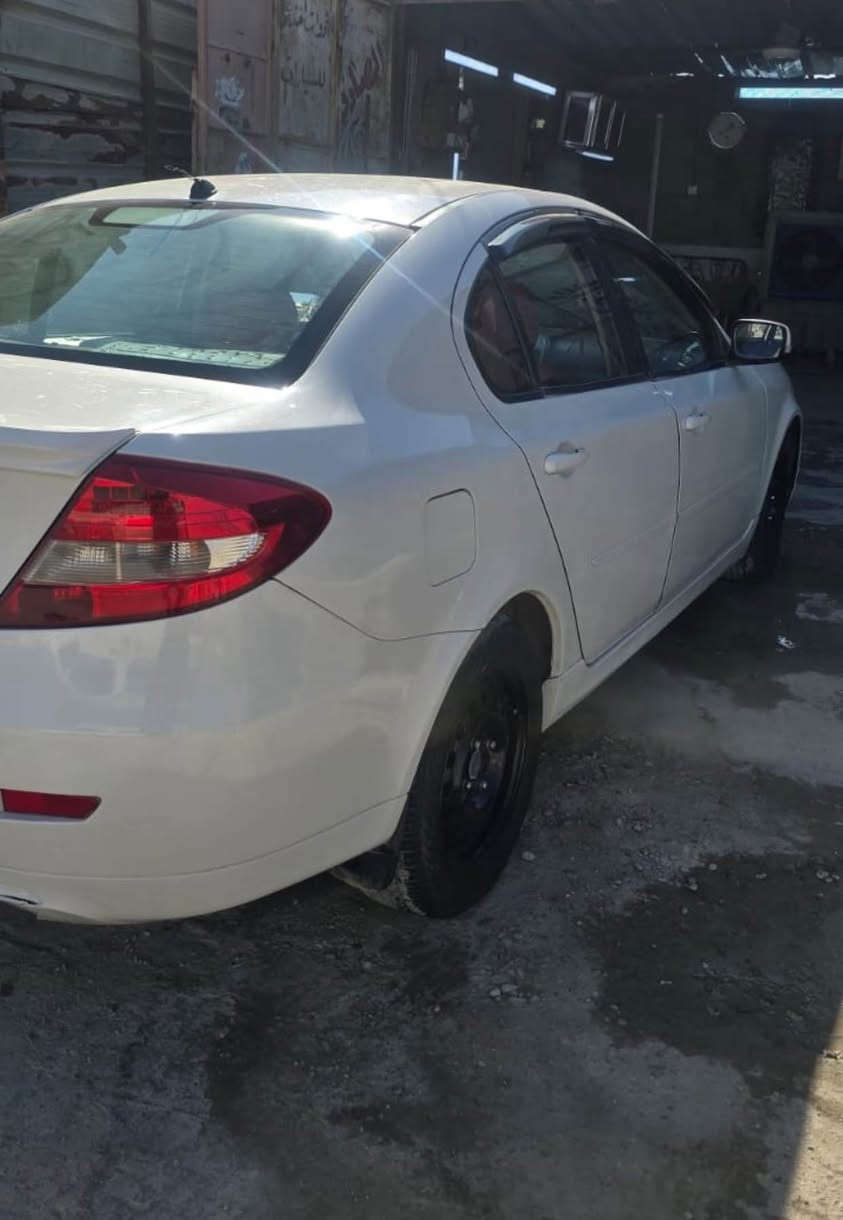 السلام عليكم اخون 
بروتون موديل 2011
محرك 1600
كير اوتماتيك 
ماشيه 150
هزه جديده رقم نكليزي 
بأسمي سياره رقم بغداد
دواخلها كلش نظيفه 
صدر جديد 
تخم تايرات 
سماعات دمام 
نقصها كمبريسر تبريد 
كير ومحرك مكفولات 
عنوان سياره بغداد حي العامل 
هاتف ***********
ماعندي صوره سونر 
68 وبيها مجال بغداد, العراق
