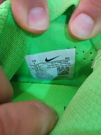 ملابس • قياس ٤٠ • توصيل مجاني