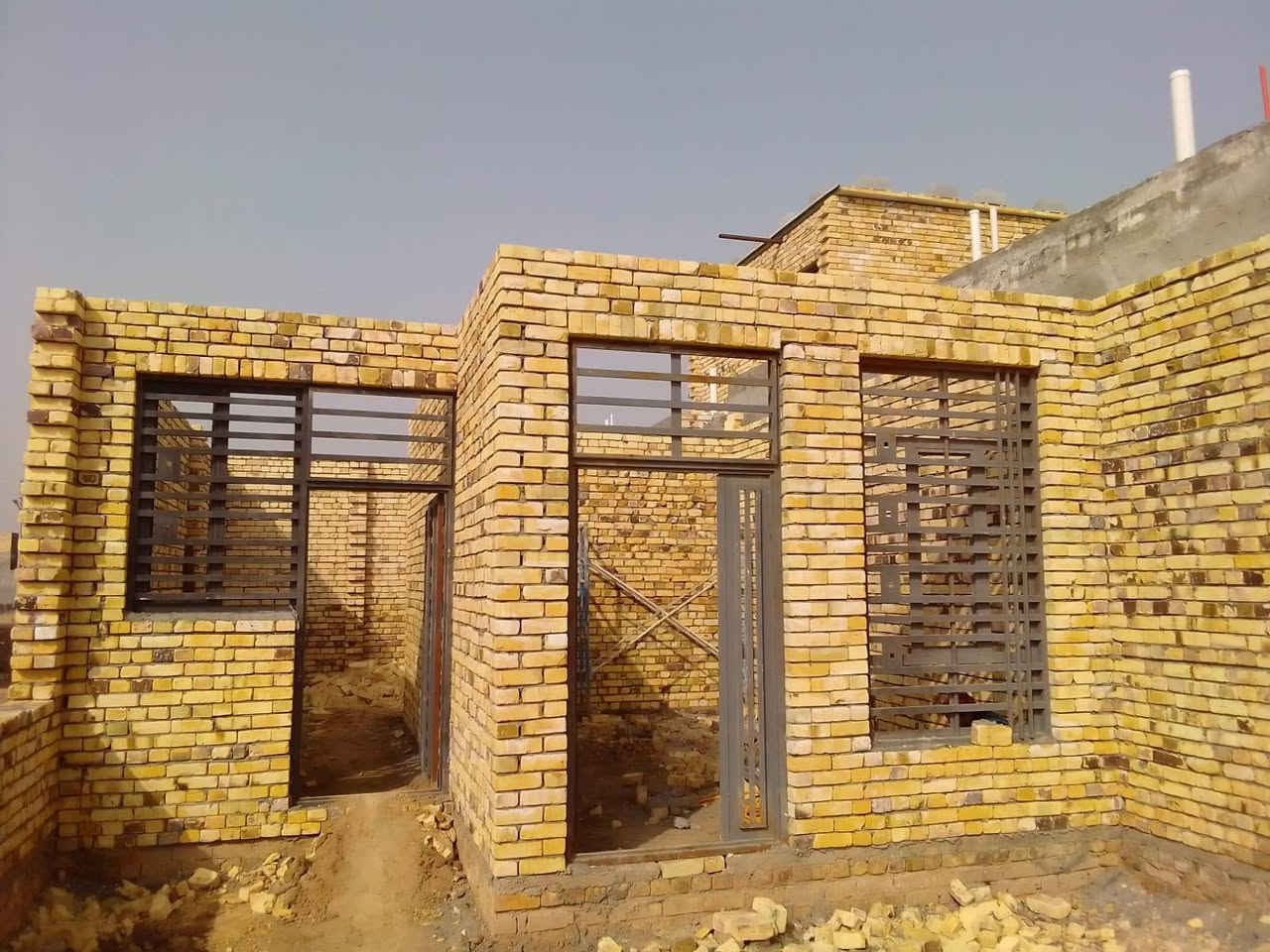 كادر بناء متفرغ حاليا الاتصال ***********
