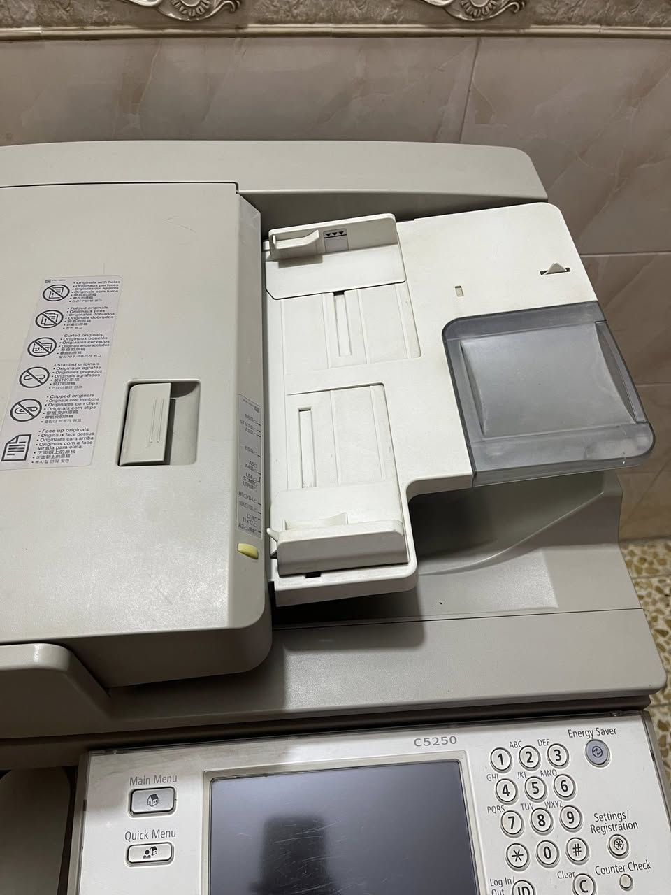 طابعة canon ir c5250
مواصفاتها معروفه وجودتها كلش راقية
متروكه فترة شهرين و كامت تخطط بالطباعة مجرد تنظيف وترجع طبيعي
ملاحظة احبارها متروسه بس تنظفها و تشتغل بيها
السعر ٥٢٥ الف وبيها مجال
المكان بابل القاسم 
اي استفسار اني جاهز ***********

