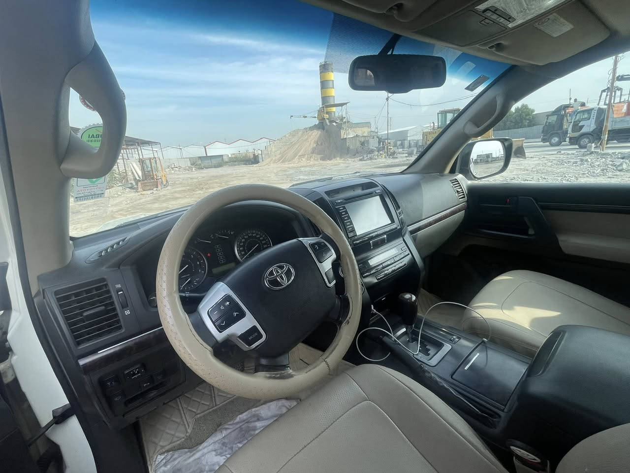 سلام عليكم لاندكروز ٢٠١٠ سيارة جهازه تخم تاير حداديه جديدة السيارة رقم بصره تحويل ثاني يوم السيارة مكفولة كفالة عامه من الاصوليات ومن الحادث من تبديل من صبغ السيارة خير من الله مال جناي بيه بارد كد شبر مكانين والباقي كفالة تخذ تفحص مكان السيارة البصرة القرنه الشرش 
غير متواجد ع الفيس رقم تلفون *********** وات ساب شغال
