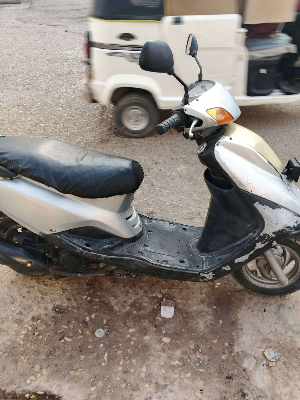 سلام عليكم دراجه بريز مجفته تجفيت جديد  
   السعر 350

***********
