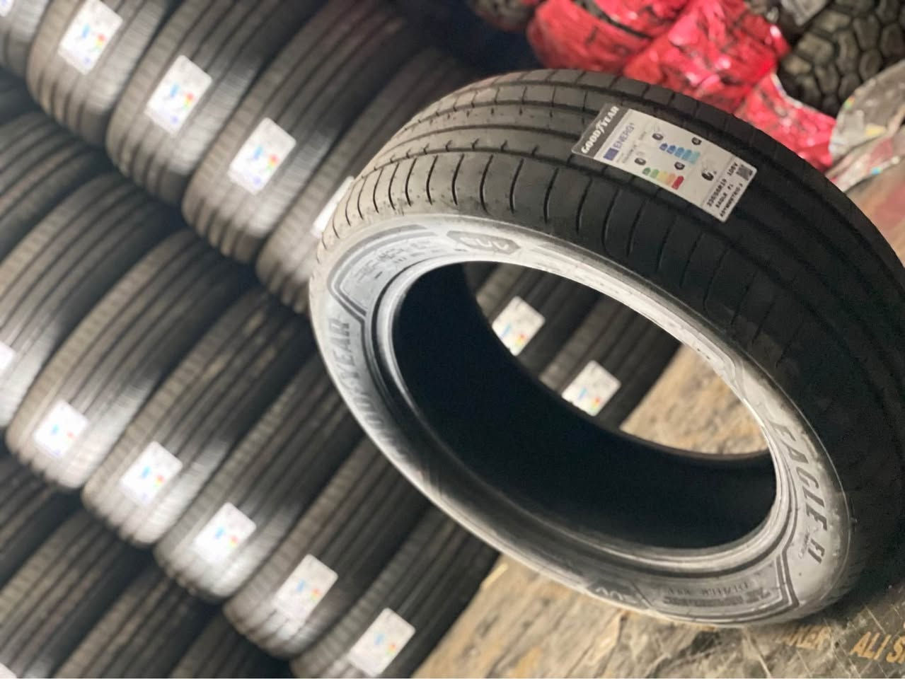 عرض لفتره محدوده اطارات كودير وكالة السياره الاصلي قياس 235/55/19 تاريخ الاطار نكدر انكول 2024 اله ايام فقط السعر 255 الف للزوج الواحد السعر السابق 325 الف 
بغداد مجمع المشن *********** بغداد, العراق
