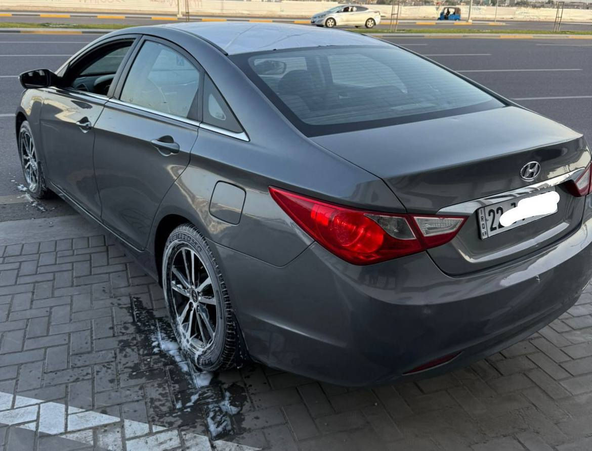 السلام عليكم للبيع او مراوس دخول جديد
سوناته 2014اصل 
لون فيلي   
كصتين  شغل باجات 
متومه شمالي أرقام وسنويه  29
نضافه 100/100
مكينه كير اكسل كفاله
مكينه دوش 2000 
مسجل دمام 9سماعات
كشن كهربائي +تدفئه
فقط فتحه 
تبريد ثلج  
نضافه كشر 100
نضافه داخل 100
حداده زيرو 
حجر بيئة موجود بلادي
تخم تاير جديد
ويل 17
سعرها 53  وبيه مجال ب
سياره خير من الله الف ما ذب عليه
مكان سياره بصره  
*********** واتساب فقط
