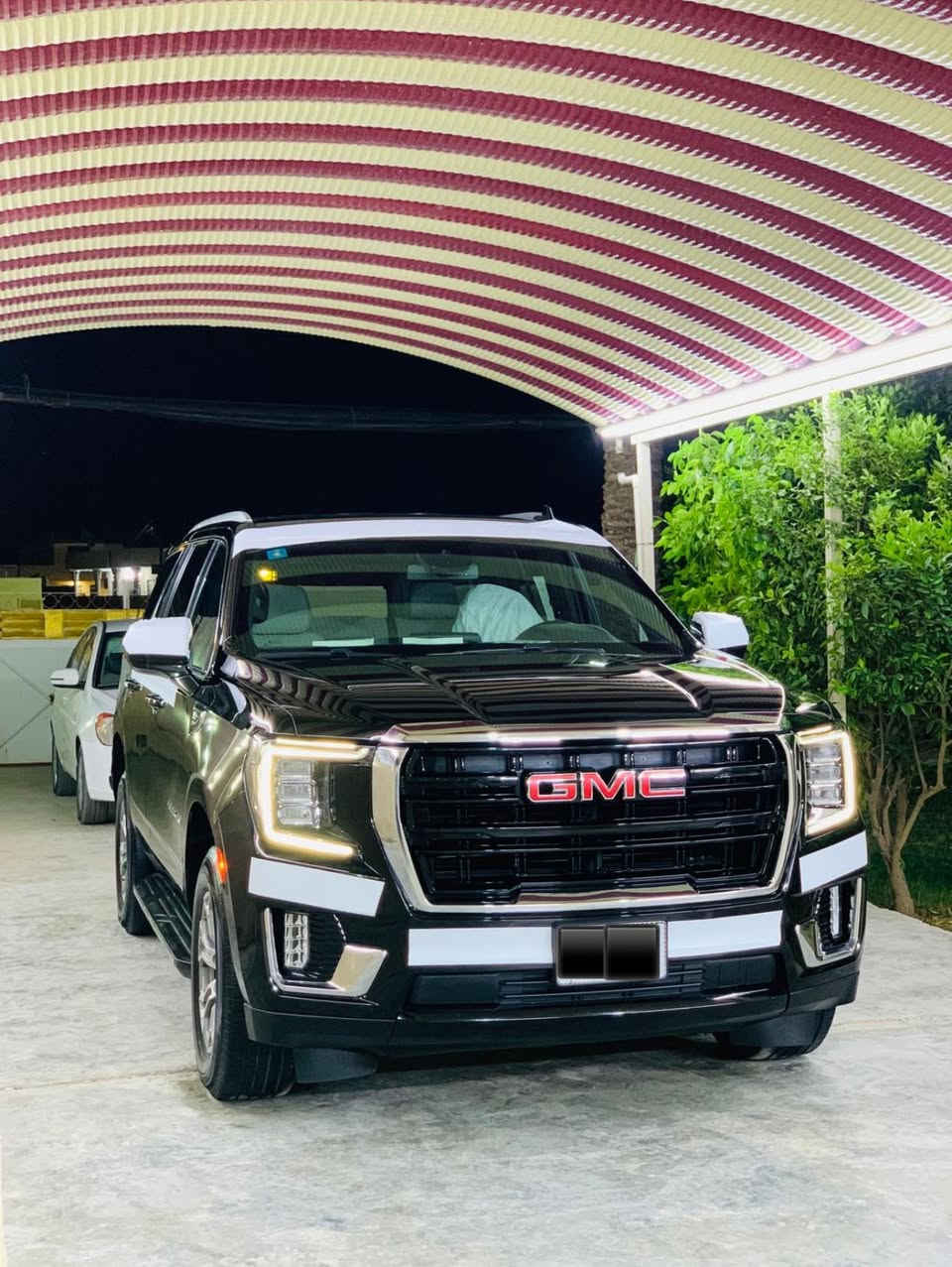 السلام عليكم

بعد التحية والتقدير 

للبيع يوكن SLA

‏GMC YUKON2023

  وكالة المنصور  كفاله عامه من كل شي 

السيارة  بحالة الوكالة رقم بغداد ابسمي 

 المــــــواصـــــفــــات :

- محرك V8. 5/300 

- شاشات مع hdmi

- تبريد ٣ قطع

- وايرلس كاربلاي
داتشو

- مراية كامرة

- كامرات 360 درجة

- حساسات امامية خلفية

- تشغيل واطفاء اوتو

- ثلاجة توصل درجة حرارة سالب ٥

- رادار

- نضام المحافضة على المسار

-
-

- هاندبريك كهربائي

- شاشة عرض معلومات على الجامة

- نقطة عمياء

- نضام مراقبة الدسكات

- نضام مراقبة فلتر الهوا
- 
- مستشعر كشنات خلفية
- 

- تصعيد وتنزيل كراسي الصف الثالث كهرباء

- تشغيل عن بعد

- منافذ تايب سي امامي وخلفي وصف الثالث

- كشنات الوسط تنطوي كهربائي ويدوي

- نضام فتح الصندوق بواسطة القدم

مكان السيارة بغداد
***********
