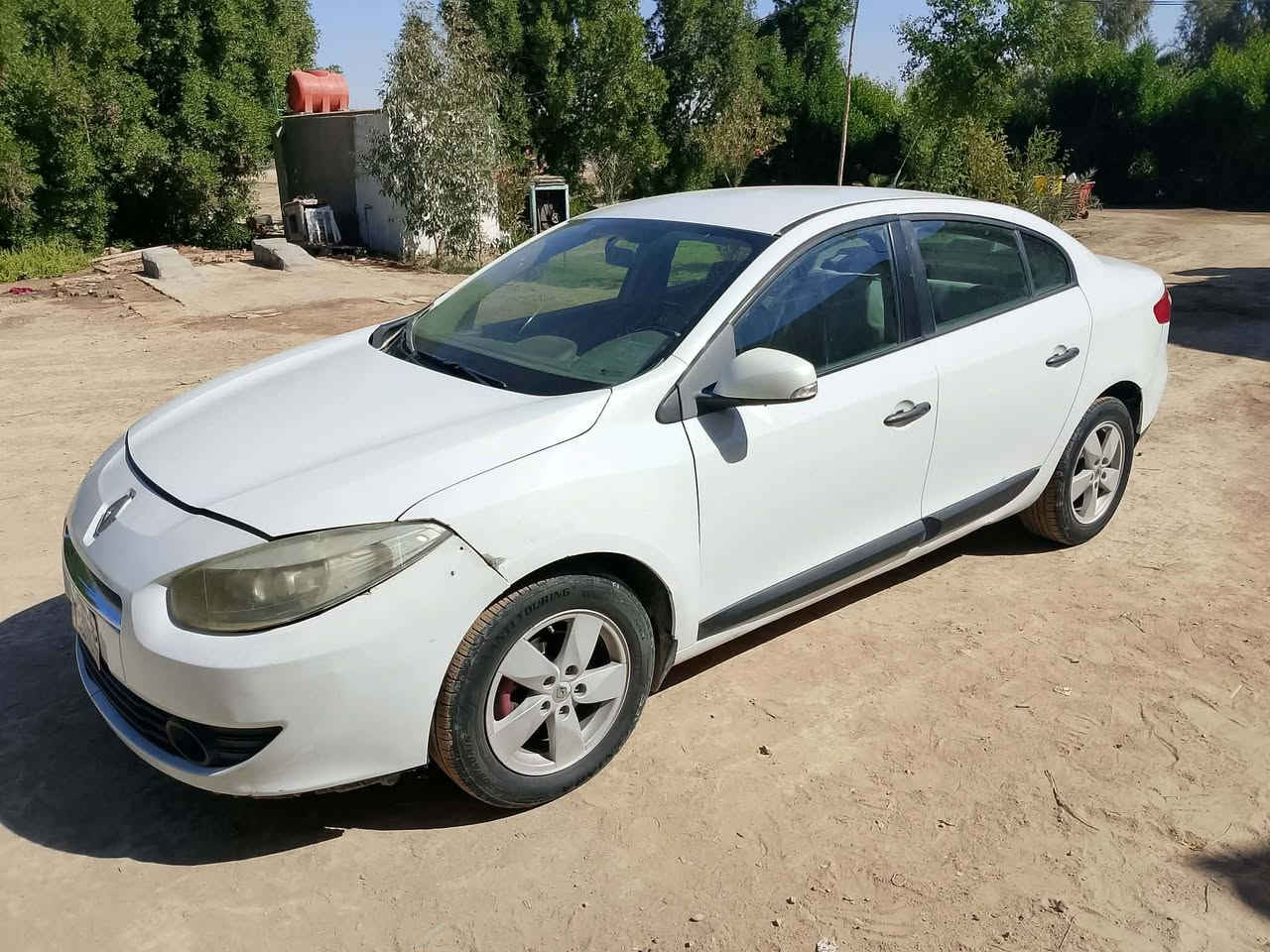 سلام عليكم ♥️
سيارة رينو موديل 2013 السياره نضيفة
وسعر 65ورقة وبيه مجال

         الموصفات توصل معنا عل رقم
***********
