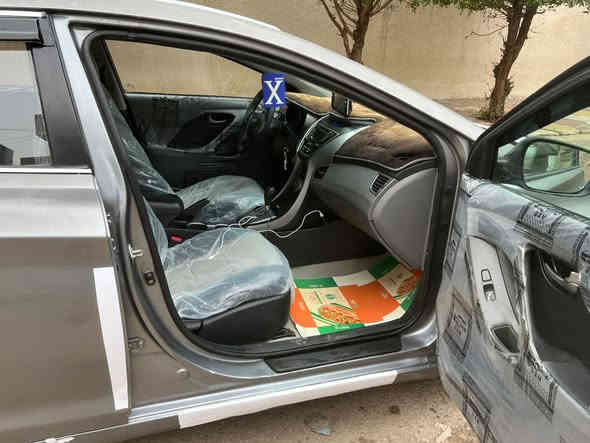 السلام عليكم
اخوان اللبيع النتر ة
موديل 2013
رقم واسط تحويل مباشر
مبدل بيهه ضهر خلفي 
صبغ عام  السياره جاهزه 
مكان السياره بغداد المشتل 
السعر 78 وبي مجال قليل
***********
