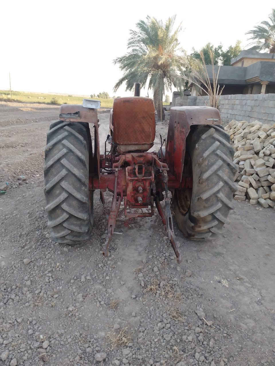 اللبيع موديل 85 السعر 3500 وبيه مجال المكان أبو غريب ***********
