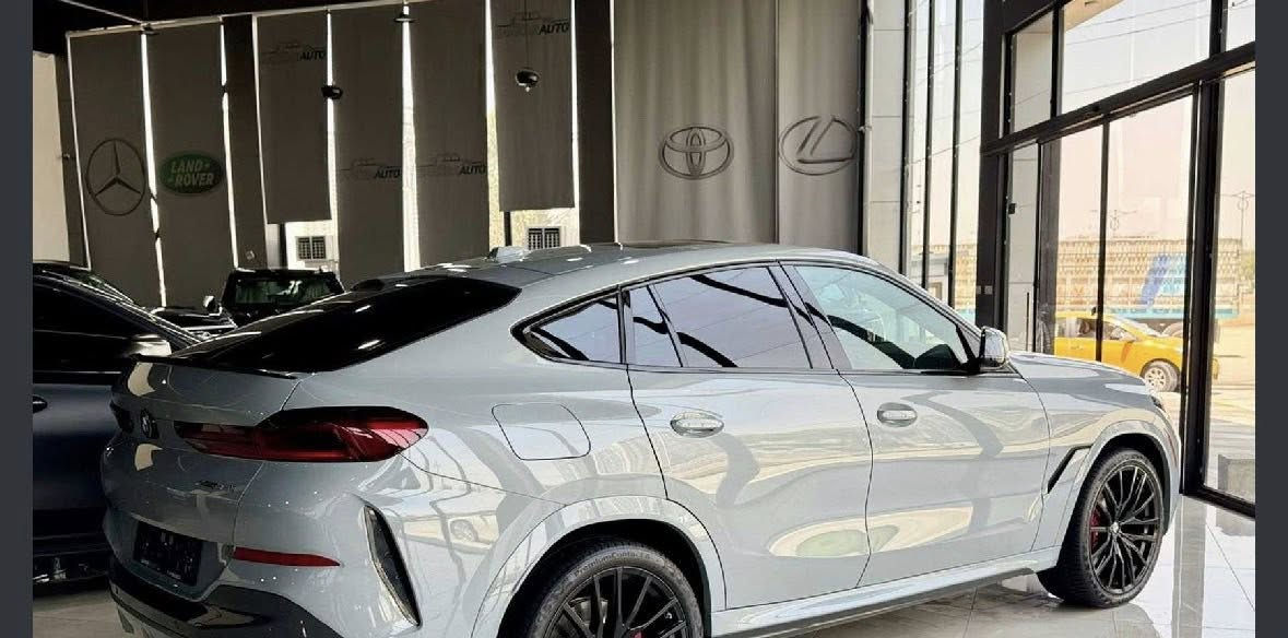 BMW X6 2025 M-Pro 14,000 km xdrive 40
Clean title 
بيع فقط
بي إم دبليو اكس ٦ موديل ٢٠٢٥ ماشي ١٤،٠٠٠ كيلو-متر 

السيارة كلين تايتل بدون ملاحظات 
لون إسمنتي داخل احمر
نايت باكدج كامل
رقم سليمانية جام اسود 
كشنات تسخين وتبريد ومساج 
حامل أكواب تسخين وتبريد 
أبواب شفط 
سقف رويز بردات خلفية 
رادار امامي تفاعلي 
قيادة ذاتية assist plus 
ناظور ليلي
وبعد مواصفات البي ام المعروفة 
صيانات كامل بالعروش ، مضاف اليها اللغة العربية والخرائط 

السعر ٨١،٠٠٠ $ وبيها مجال 
للتواصل ***********
