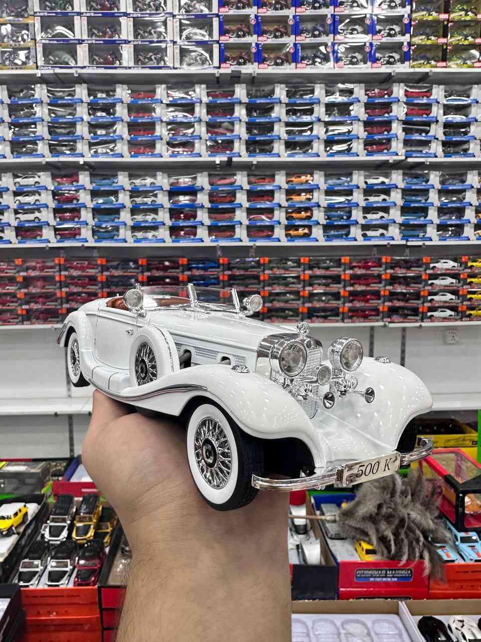 سلام عليكم متوفر سيارة مارسيدس كلاسك حديد 0770 6096998
