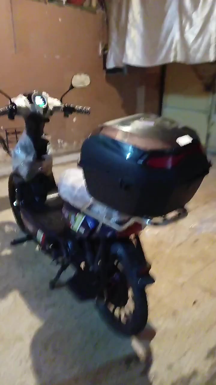 السلام عليكم ماطور شحن للبيع حجم20 لون ازرق 5باتريات ماطور نضيف بي اسويج وبصمتين وسويجين مال الجنطه  السعر اب 225وبي مجال شراي تعال خاص عنوان موصل حي البلديات  قرب خالد ابو الكص رقم الهاتف***********
