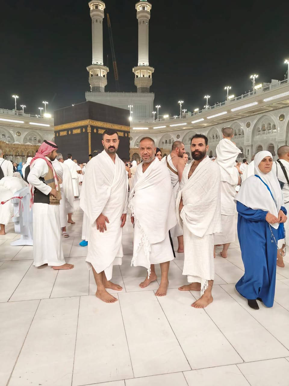 الدعاء واجب للمسلم راجيا لا تنسونا بدعاء لما هو خير
