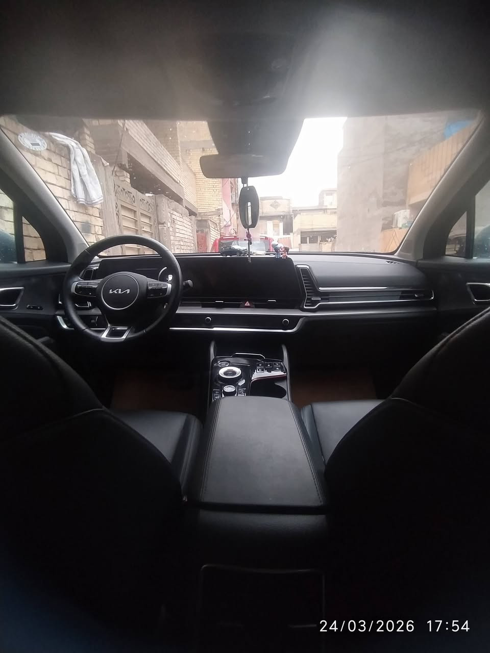 ✨🦅كيا سبورتج  هايبر  برستيج 🦅✨
حجم لارج اعلى مواصفات بالسبورتج 1/1 
 موديل2025  مرقم شمالي بسمي الانكليزي الدولي تحويل مباشر 
اللون نفطي مات  داخل اسود 
وارد امريكي بدون ايرباك جاملغ امامي امبدل جاملغ خلفي أمعمر 
بدون دواخل الباقي كفاله عامة  سعرها ✨230✨ وبيها مجال للشراي مكان السيارة 📍 بغداد 
 للتواصل والاستفسار 
☎️***********

مواصفاتها :-السيارة ماشية 19 فقط 
🍁محرك  هايبرد +بنزين 
🍁كير 8 نمر 
🍁 بانوراما
🍁بصمة : تشغيل - ابواب - صندوق
🍁صندوق كهرباء
🍁شاشة كبيرة على طول  الدشبول تدعم  ابل كاربلاي واندرويد اوتو وفول تحكمات
🍁كيجات الكترونية متغيرة حسب الوضعيات
🍁انظمة القيادة : سبورت - سمارت - نورمال
🍁كشنات كهرباء فول 
🍁كراسي كهرباء فول تحكم مع كشن امامي خزن ميموري متحرك عند النزول اوتماتيك
🍁اضواء ترحيب عند الاقتراب مع ترحيب داخلي عند الصعود او المغادرة
🍁شحن وايرليس
🍁منافذ تايب سي عدد 3 مع 2 في الكشنات ومنفذ يو اس بي ومنفذ جداحة
🍁 هاند بريك بصمة
🍁اوتو هولد
🍁5 كاميرات 360 مع بالاشارات الجانبية مع وضعيات مختلفة للكاميرات
🍁 فول رادارات امامية وخلفية وجانبية نقطة عمياء وحساسات امامية مو ذاتية ذكية
🍁نقطة عمياء
🍁كروز سرعة
🍁 تدفئة كشنات + تبريد 
🍁سستم صوت 
🍁خزن كشن سائق ميموري 
🍁ويل كب حجم 19 وحساس اطار         
🍁اشاير بالمري
🍁تشغيل عن بعد
🍁شاشة لمس متغيرة لتحكم  او لتبريد
🍁ستيرن فول تحكمات مع تدفئة استيرن 
🍁 تتحكم بلسيارة بلبصمة اتقدم وترجع
