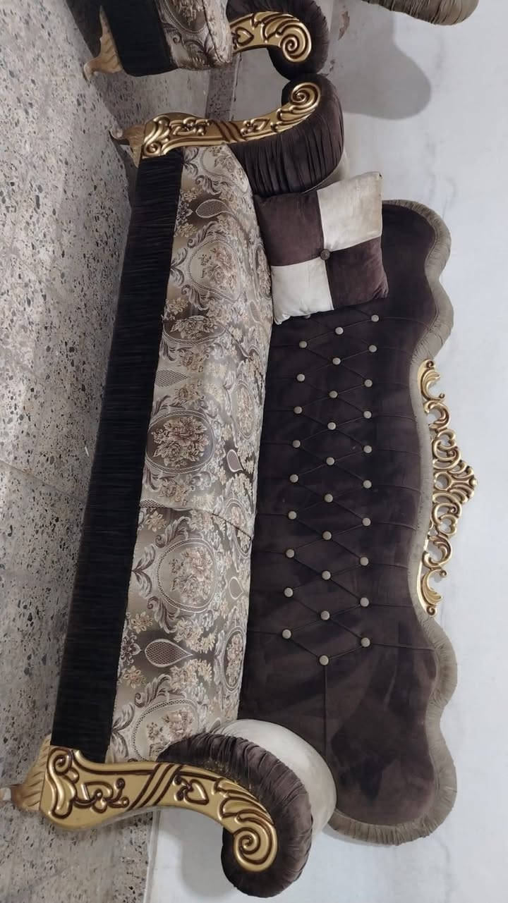 ملكي 10 مقعد 💺 اخو جديد اي ضرر مابي تسكام ثكيل تكمه سعر 375 بي مجال مكان لبياع *********** يوجد واتساب
