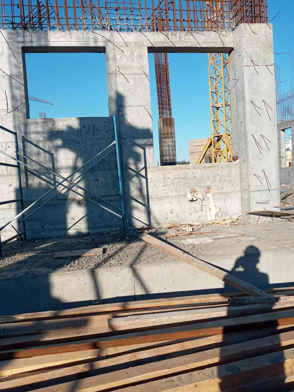 السلام عليكم شباب نشتغل جميع المحافظات بلاويد اسكله موجوده عمل نظيف درجه اولى محطات كهرباء بنايات مسابح مشاريع اي مشروع مستعدين كافه الاعمال رقم بي واتساب***********
