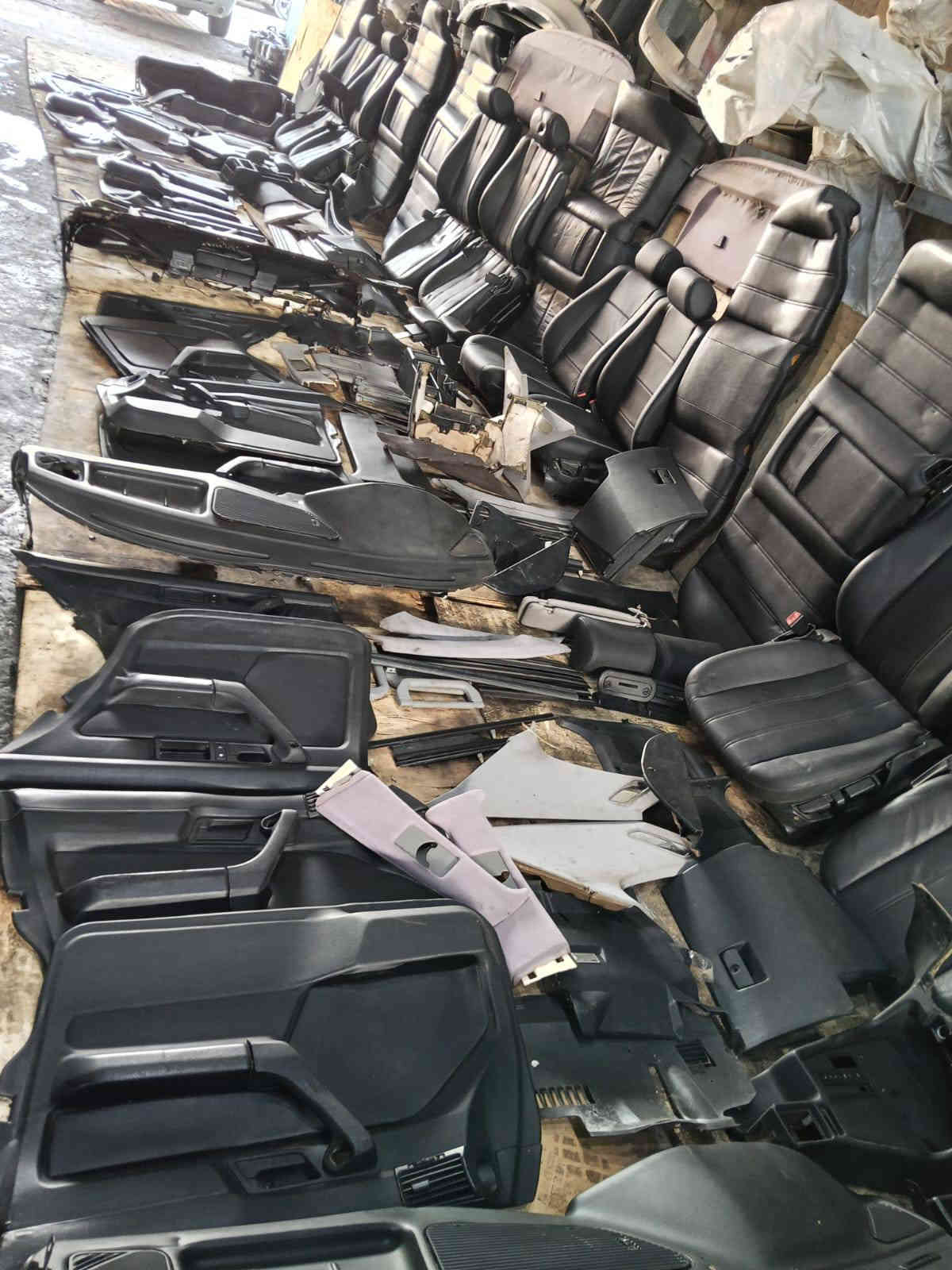 لسلام عليكم 
غرف 500 بدي قديم 

العنوان الحله الحي الصناعي الشارع العام 

***********
