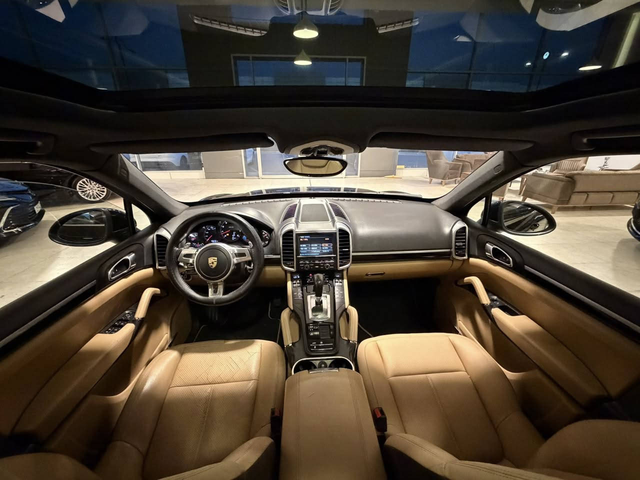 2014 Porsche cayenne  Platinum edition  v6 3.6L
بدون حادث أو صبغ 
داخل بيج بلادي
بانوراما
كشنات كهرباء و جلد

*********** ☎️ 
العنوان: السليمانية كوردستان موتورز شركة برزاي دابان
