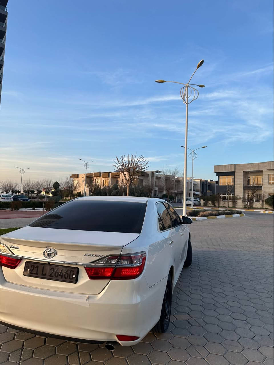 TOYOTA CAMRY 2015 

کامری سپی سەدەف ٢٠١٥ خلیجی - شکڵ رووسی سفری شەریکە .
 ١٤٠ هەزاری حەقیقی ڕۆشتووە هەموو گیانی لەسەر دەقی شەریکە ماوەتەوە .
هەموو گیانی بیلادیە .
گیر و مەکینە و تەبرید تەقەو ڕەقە هەمووی بە شەرت .
مواسەفات فولە بەس سڵاید نییە : ( ناو زەرد ، eco ، لایت زینۆن ئۆتۆ ، سوکان ڤۆڵێۆم ، Aux ، سیدی ، بلوتوس ، فلاش ، چوارجام کارەبا ، فۆڕمیکا, لایت لید ، بەگلایت لید  . ) 
کتابی جام ڕەشی ساڵێکی بۆ کراوە 
یەک دەرگای بۆیاخە بێ ناو بێ ئێرباگ  .
سەنەوی و رەقەمی تازەیە تا ٢٠٢٩ تەحویل بەشەرت . 
سەیارەکە سێرفزی عام کراوە .
 شوێن/سلێمانی 
0772 344 7773 السليمانية, العراق
