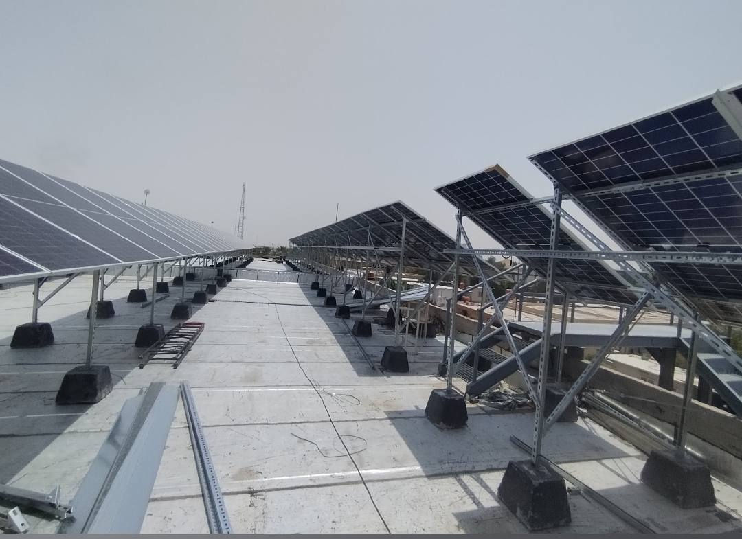 جاري العمل على منظومة on-grid سعة ١٢٦ كيلو واط ، ٦٨٠ امبير... انفيرترات المانية+مانعات صواعق ضمن المواصفات العالمية و منظومة التأريض
المكان /البصرة 
للاستفسار
***********
